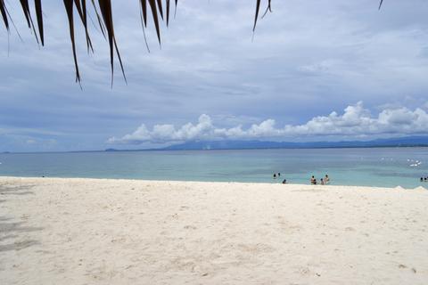 Fine White Sand Beaches at Canigao Island, Leyte, Philippines 3:2